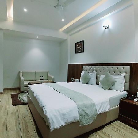 Hotel Sai Pratik, Newly Built Up, Complimentary Shuttle To The Temple Ширди Экстерьер фото